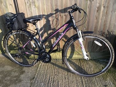 SOUTHWATER CYCLE HIRE 4 Hour Hybrid bike hire click to zoom image