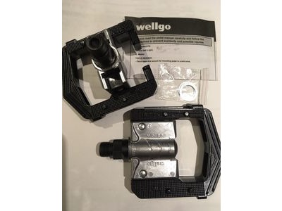 WELLGO Alloy F265 Folding Pedals with Boron Axle (Pair). 9/16" Axle Silver/Black  click to zoom image
