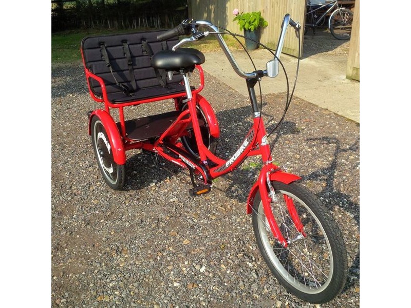 SOUTHWATER CYCLE HIRE 2 Day Tricycle Kid Carrier hire click to zoom image